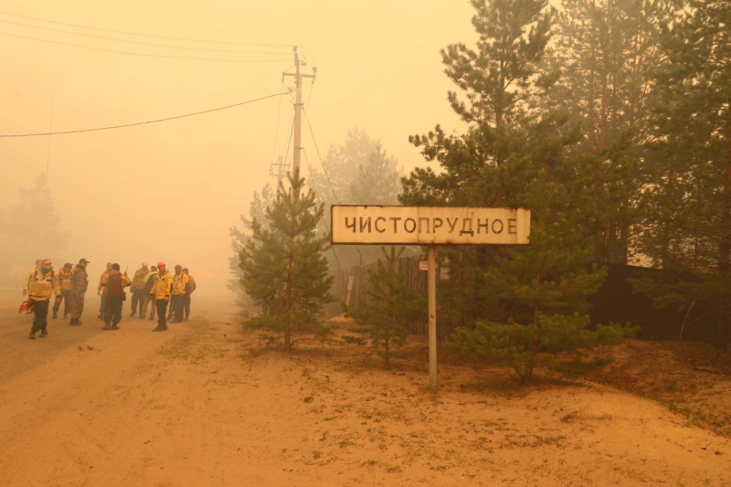 В Курганской области сотрудники МЧС пресекли распространение огня на более, чем полутора тысяч жилых домов