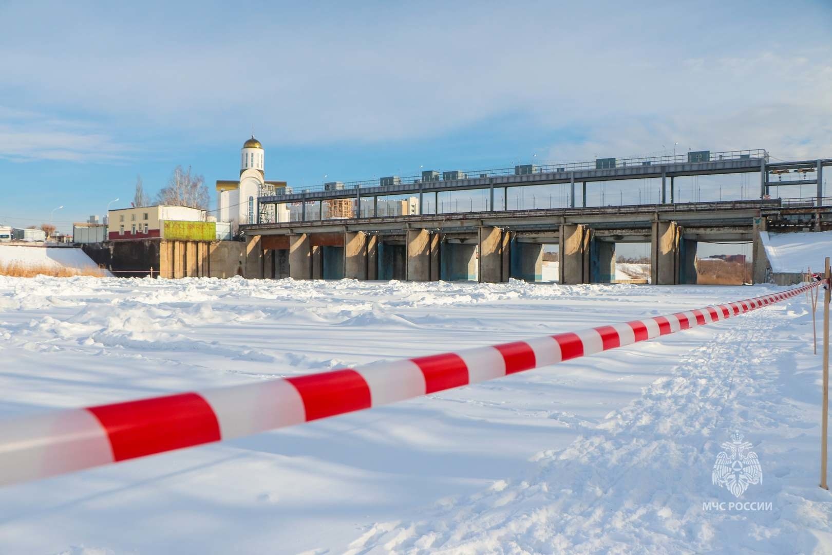 В Кургане начались превентивные мероприятия по безаварийному пропуску  паводковых вод на реке Тобол - Новости - Главное управление МЧС России по  Курганской области