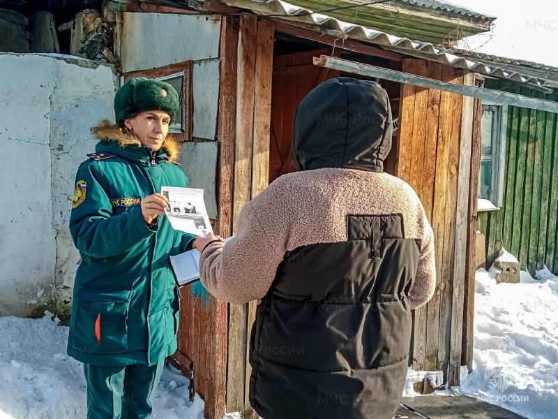 Безопасность на первом месте: сотрудники МЧС России проводят комплекс мероприятий по предупреждению пожаров в Зауралье